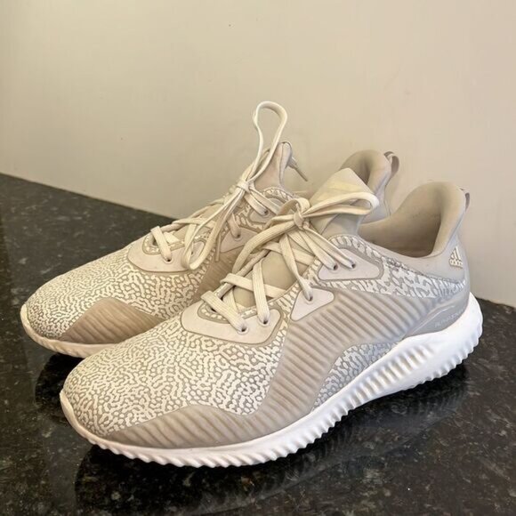 Adidas Alphabounce HPC AMS Monochrome. Men’s Runners. Size 8 - Picture 3 of 10